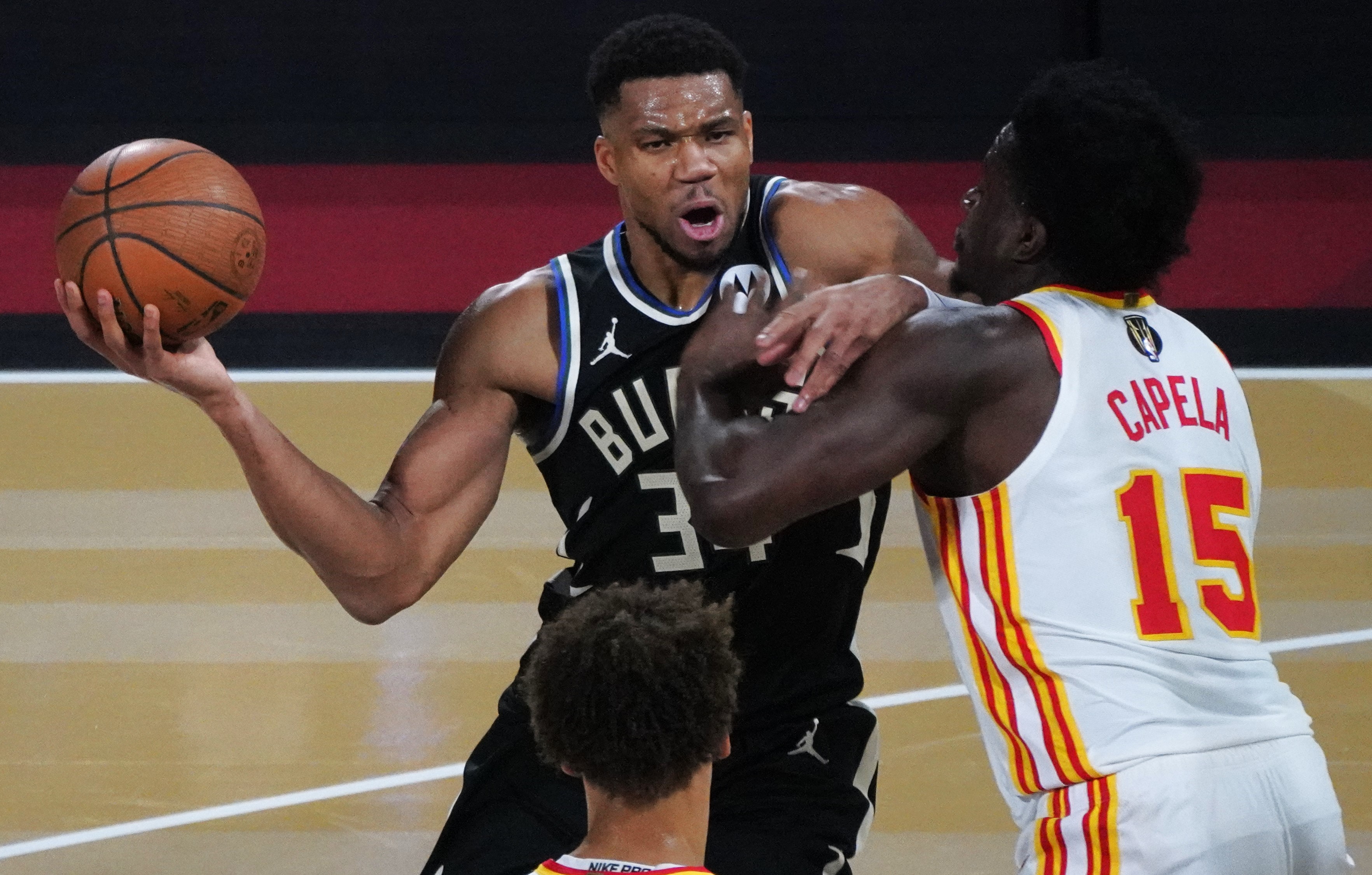 包含密尔沃基雄鹿内部会议纪要流出：转会期队长鼓劲；国王杯使命明确；球队文化再被提及的词条